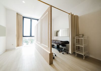 Beauty Clinic, HR Muhammad